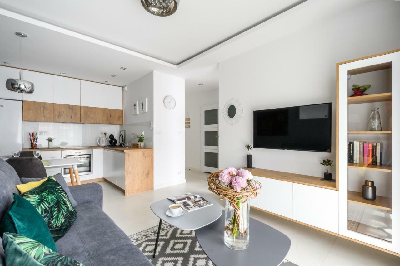 M&R Apartament Airport&Business Deluxe Cybernetyki 17 - Underground Garage - Free Wifi - Netflix - Air Conditioning - Self Check-In, Close By Chopin Airport Warsawa Bagian luar foto